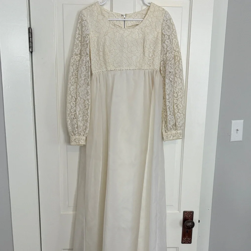 vintage 1970s wedding dress Beloved high-neck lace gown, dress, sz. S Cream satin ribbon at waist Vintage 1970's Edwardian Style Fairytale